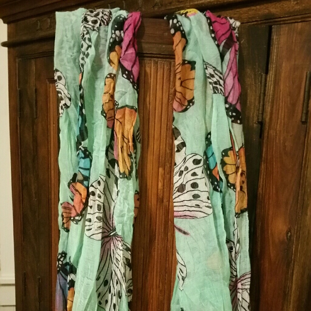 LONG SCARF - a great spring/summer scarf